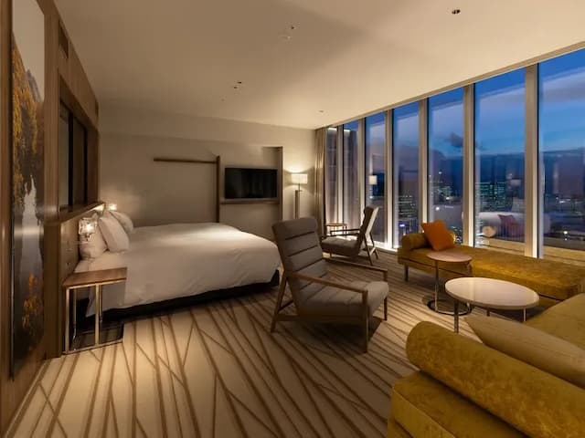 【コーナースイート】68平米／4室限定の高層階スイート。旅の疲れを癒す眺望をお愉しみいただけます