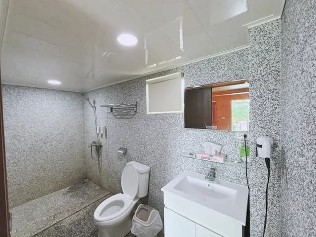 套房二樓（獨立衛浴）