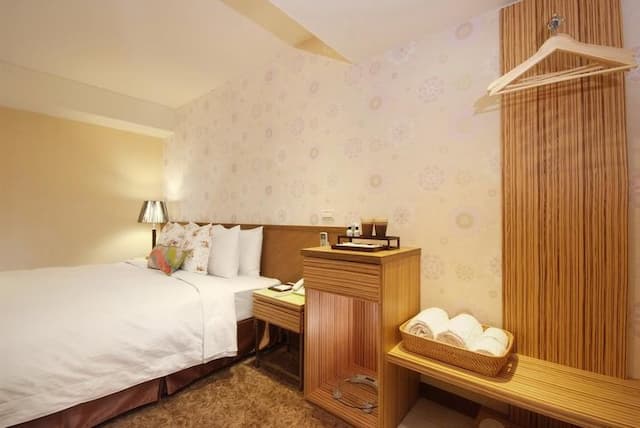 Changhong Fashion Hotel-Economy Double Room (No Window) - No Breakfast-1