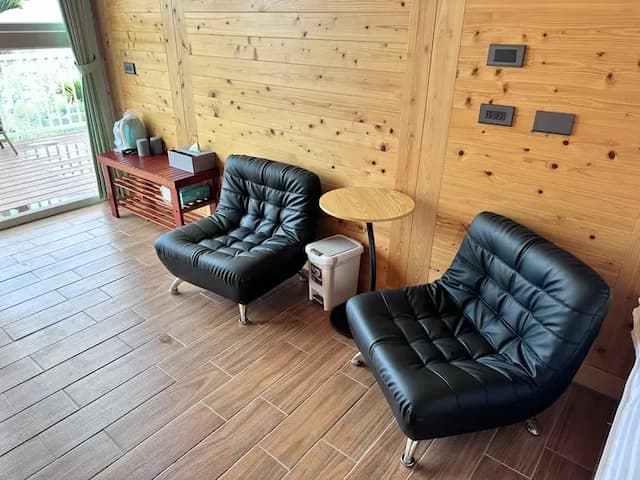 雁窩秘境營地｜全新上架、360度景觀露台｜日月潭｜懶人營-【露營屋】兩小床｜檜木屋-6