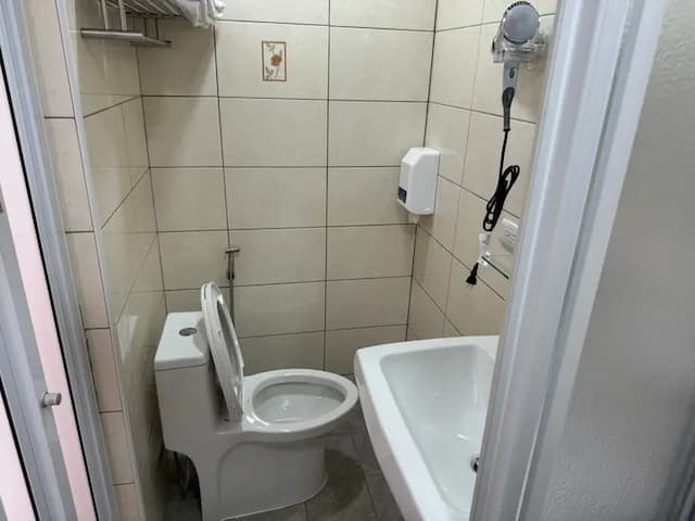 雁窩秘境營地｜全新上架、360度景觀露台｜日月潭｜懶人營-【露營屋】兩小床｜檜木屋-5