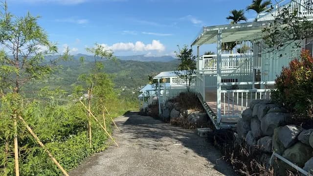 雁窩秘境營地｜全新上架、360度景觀露台｜日月潭｜懶人營-【露營屋】兩小床｜檜木屋-4