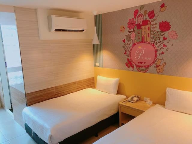 郡象商旅｜提供特約停車場券、緊鄰海安路/河樂廣場-標準雙床房-2