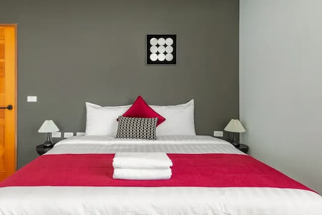 Sunset Mu Style Inn-Superior Double Room with Balcony and Sea View-3