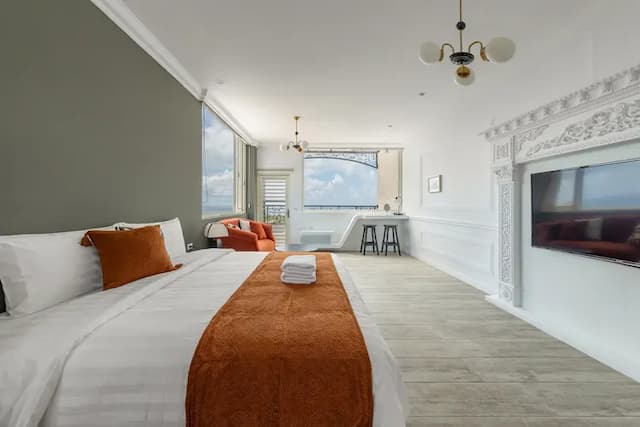 Sunset Mu Style Inn-Deluxe Double Room with Balcony and Sea View-3
