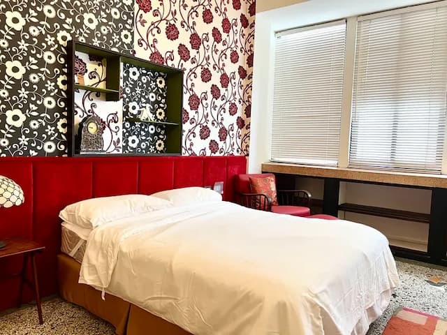 Hour roots-Style Double Room-4