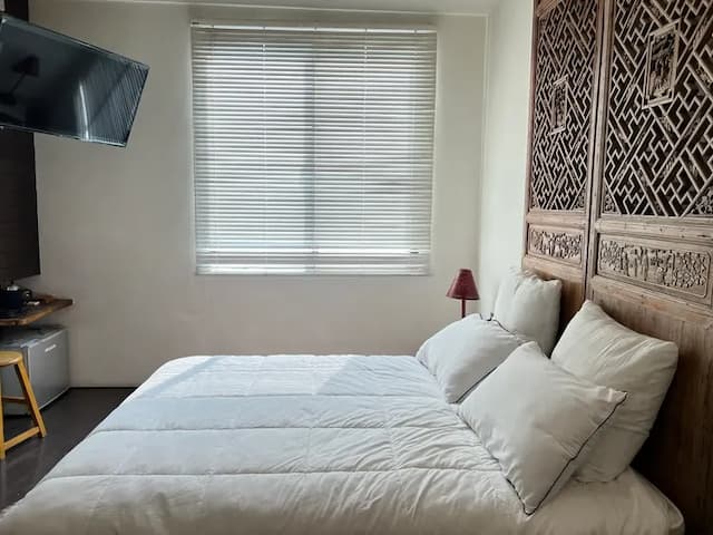 Hour roots-Deluxe Double Room-1