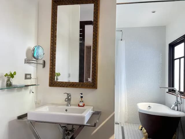 Hour roots-Deluxe Double Room-3