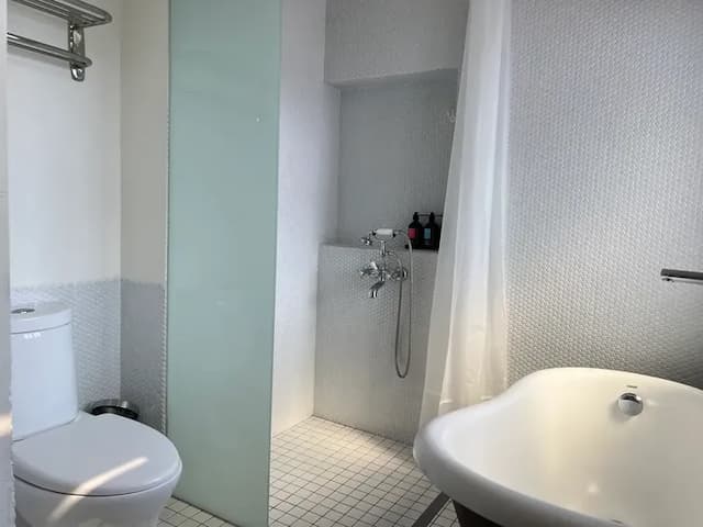 Hour roots-Deluxe Double Room-6