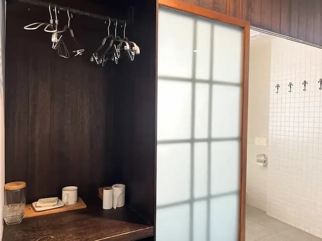 Hour roots-Family Quadruple Room-2