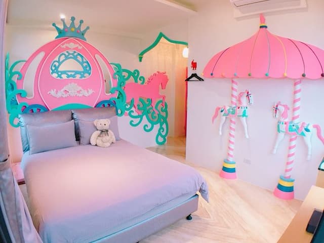 麗筑藝術親子民宿 | 公主馬車兒童床、溜滑梯-快樂馬車親子房-2