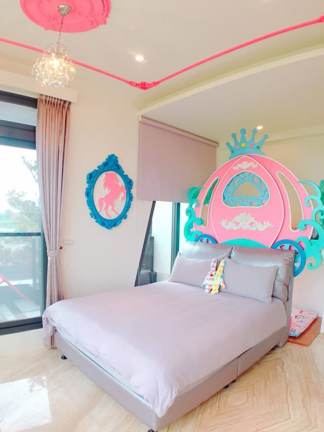 麗筑藝術親子民宿 | 公主馬車兒童床、溜滑梯-快樂馬車親子房-3