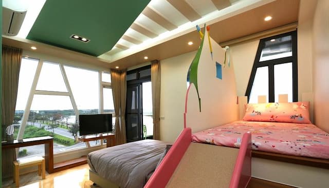 麗筑藝術親子民宿 | 公主馬車兒童床、溜滑梯-國王城堡親子房-2