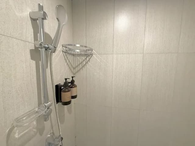 橙居台中-橙青客房一大床-隨機安排無法指定房型-3