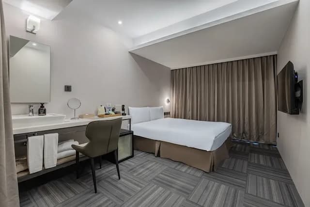 橙居台中-橙青客房一大床-隨機安排無法指定房型-5