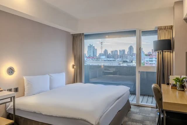 橙居台中-橙青客房一大床-隨機安排無法指定房型-6