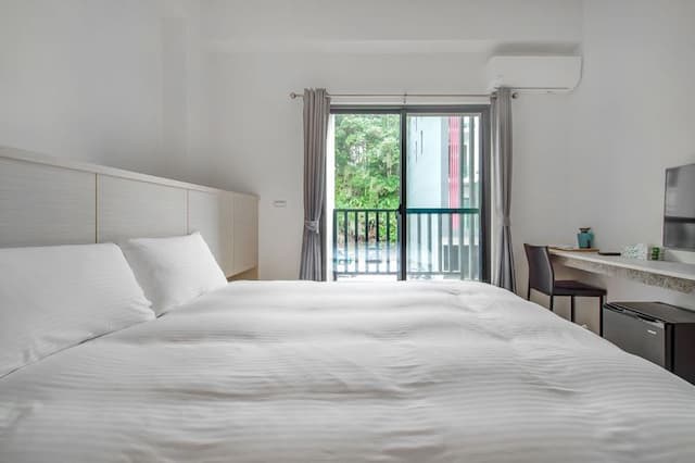 I love you in Sun Moon Lake-Double Room with Balcony with Street Vew-205.305-3