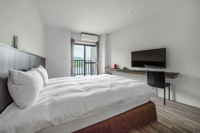 I love you in Sun Moon Lake-Lake View Family Room-3