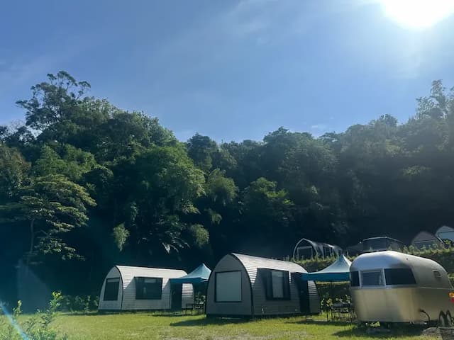 童露人露營區 | 豪華一泊一食再贈下午茶加獨立衛浴-【懶人露營】露營車（童趣號）-2