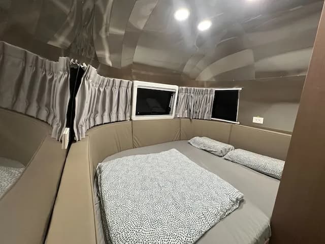 童露人露營區 | 豪華一泊一食再贈下午茶加獨立衛浴-【懶人露營】露營車（童趣號）-5