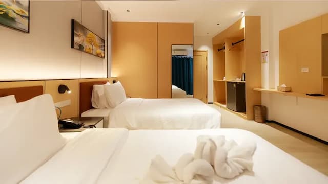 Banana Guesthouse South Pattaya-Deluxe View-4