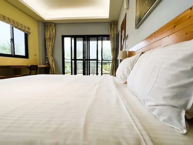 王老爺花園民宿-園景陽台大床房-3