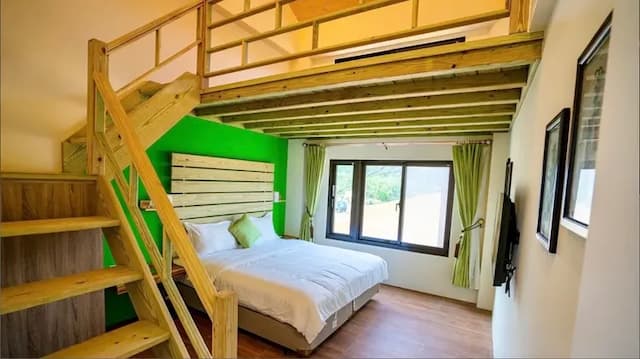 王老爺花園民宿-山景四人房-1