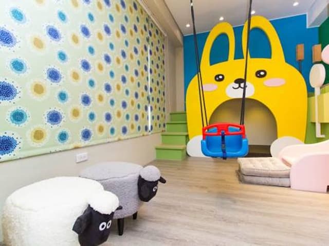 Night Home-Deluxe Family Room-6