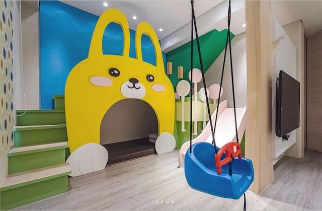 Night Home-Deluxe Family Room-9