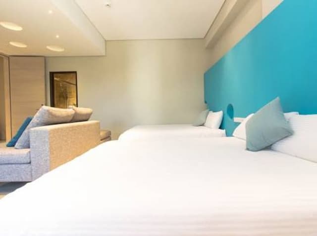 Night Home-Quadruple Room with Balcony-5