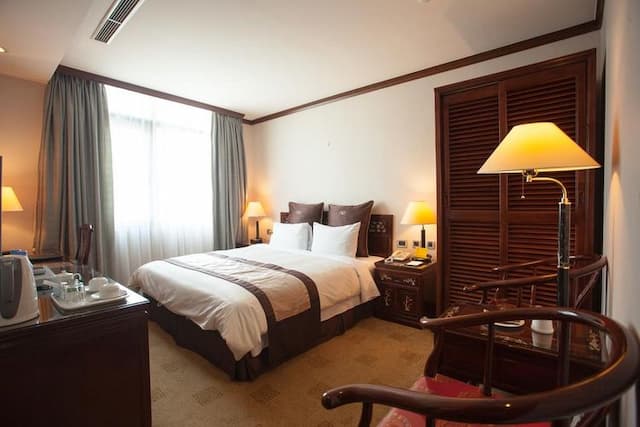 RICH GARDEN HOTEL-DELUXE DOUBLE-1