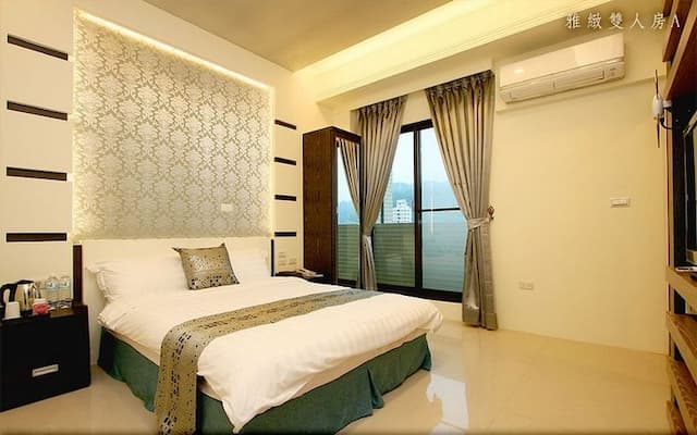 Lamborghini Hall-luxurious. Elegant double room-6