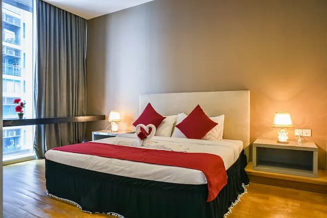 Flixses Suites at Platinum KLCC-Deluxe King Suite-1
