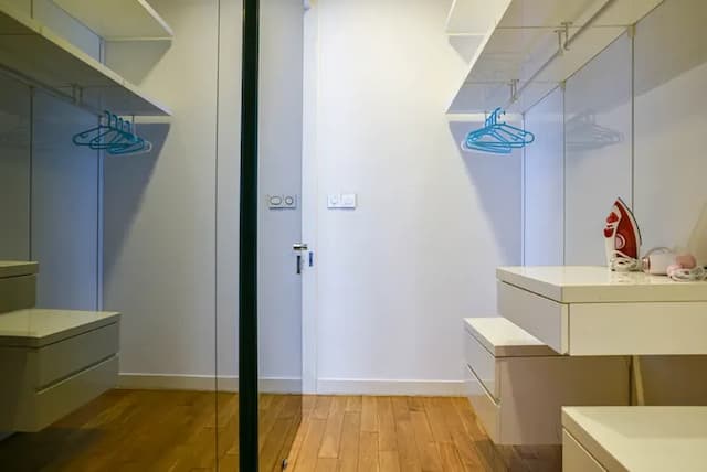 Flixses Suites at Platinum KLCC-Deluxe King Suite-4