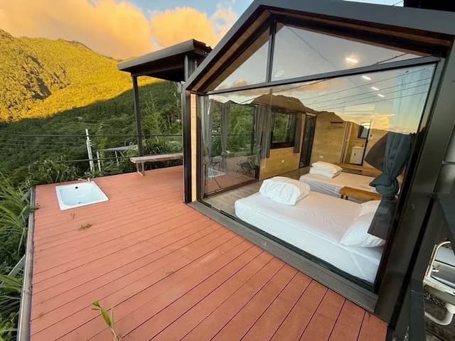 尖石天空小木屋露營區｜獨家8折起！寵物友善、高海拔、鄰近青蛙石天空步道-【虹夕伴山】 小木屋 B1-2