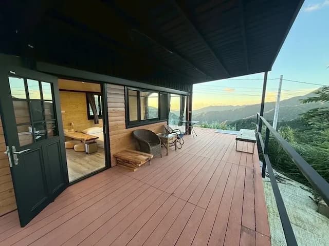 尖石天空小木屋露營區｜獨家8折起！寵物友善、高海拔、鄰近青蛙石天空步道-【虹夕伴山】 小木屋 B1-9