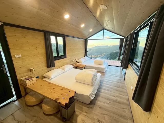 尖石天空小木屋露營區｜獨家8折起！寵物友善、高海拔、鄰近青蛙石天空步道-【虹夕伴山】 小木屋 B1-1