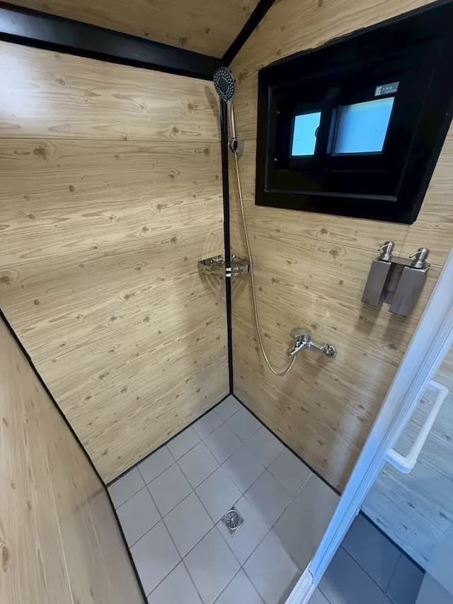 尖石天空小木屋露營區｜獨家8折起！寵物友善、高海拔、鄰近青蛙石天空步道-【虹夕伴山】 小木屋 B2-8