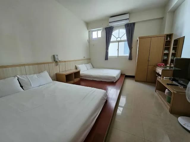 longbeach B&B-Quadruple room-10