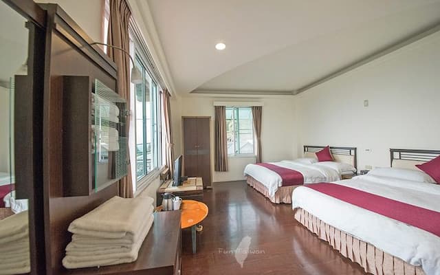 ChuYuan Homestay-Yunhai View Quadruple Suite-3