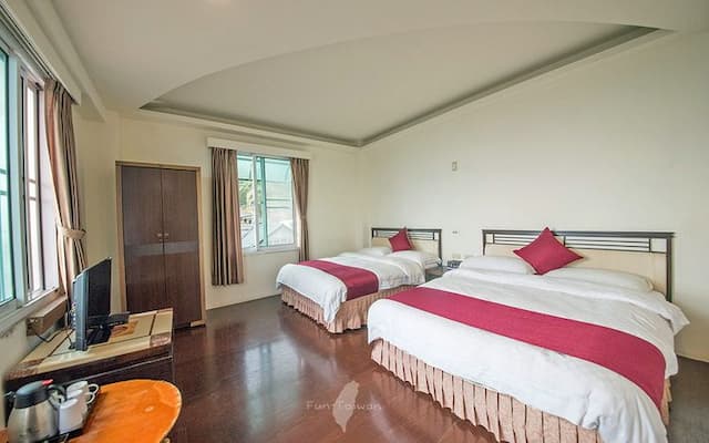 ChuYuan Homestay-Yunhai View Quadruple Suite-2