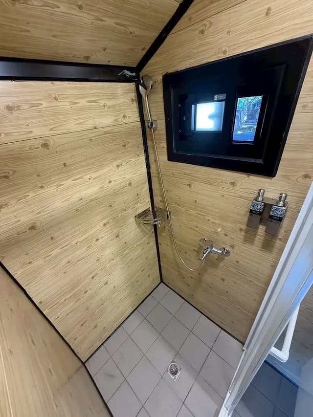 尖石天空小木屋露營區｜獨家8折起！寵物友善、高海拔、鄰近青蛙石天空步道-【虹夕伴山】小木屋 B6-4