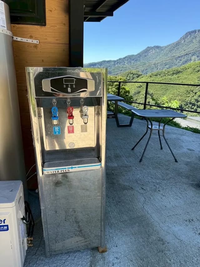 尖石天空小木屋露營區｜獨家8折起！寵物友善、高海拔、鄰近青蛙石天空步道-【虹夕伴山】小木屋 B6-6