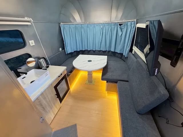 尖石天空小木屋露營區｜獨家8折起！寵物友善、高海拔、鄰近青蛙石天空步道-【虹夕伴山】 露營車 C2-3