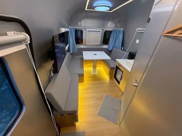 尖石天空小木屋露營區｜獨家8折起！寵物友善、高海拔、鄰近青蛙石天空步道-【虹夕伴山】 露營車 C3-4