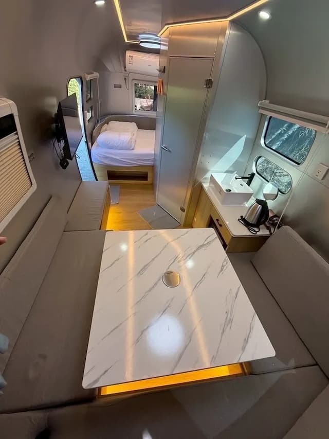 尖石天空小木屋露營區｜獨家8折起！寵物友善、高海拔、鄰近青蛙石天空步道-【虹夕伴山】露營車 C4-4