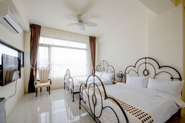 Palmer villa 2-Happy Family Room-1