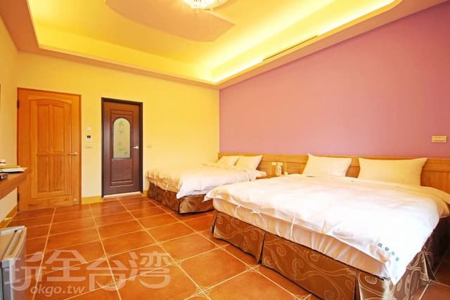 Traveler Guest House-Quadruple room-12