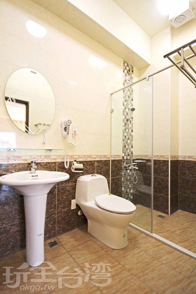 Traveler Guest House-Quadruple room-5