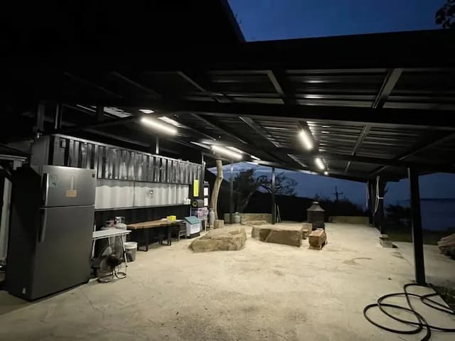 尖石天空小木屋露營區｜獨家8折起！寵物友善、高海拔、鄰近青蛙石天空步道-【群山貨櫃小屋】-4